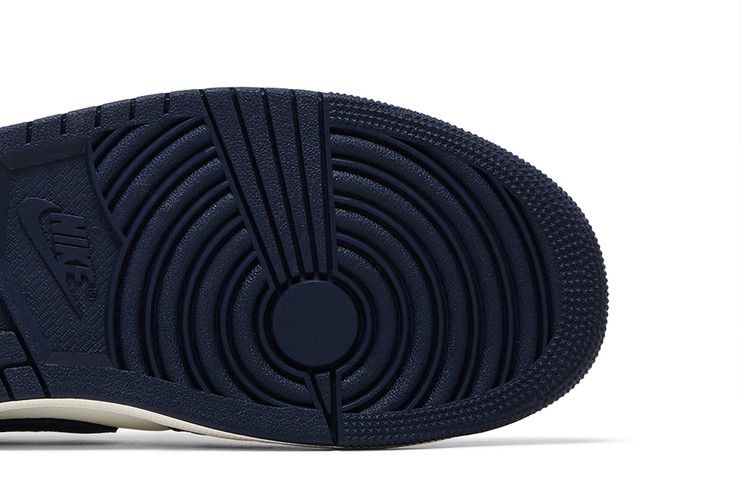 Jordan 1 Low OG Obsidian UNC