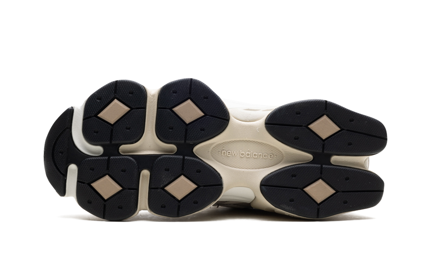 New Balance 9060 Oatmeal