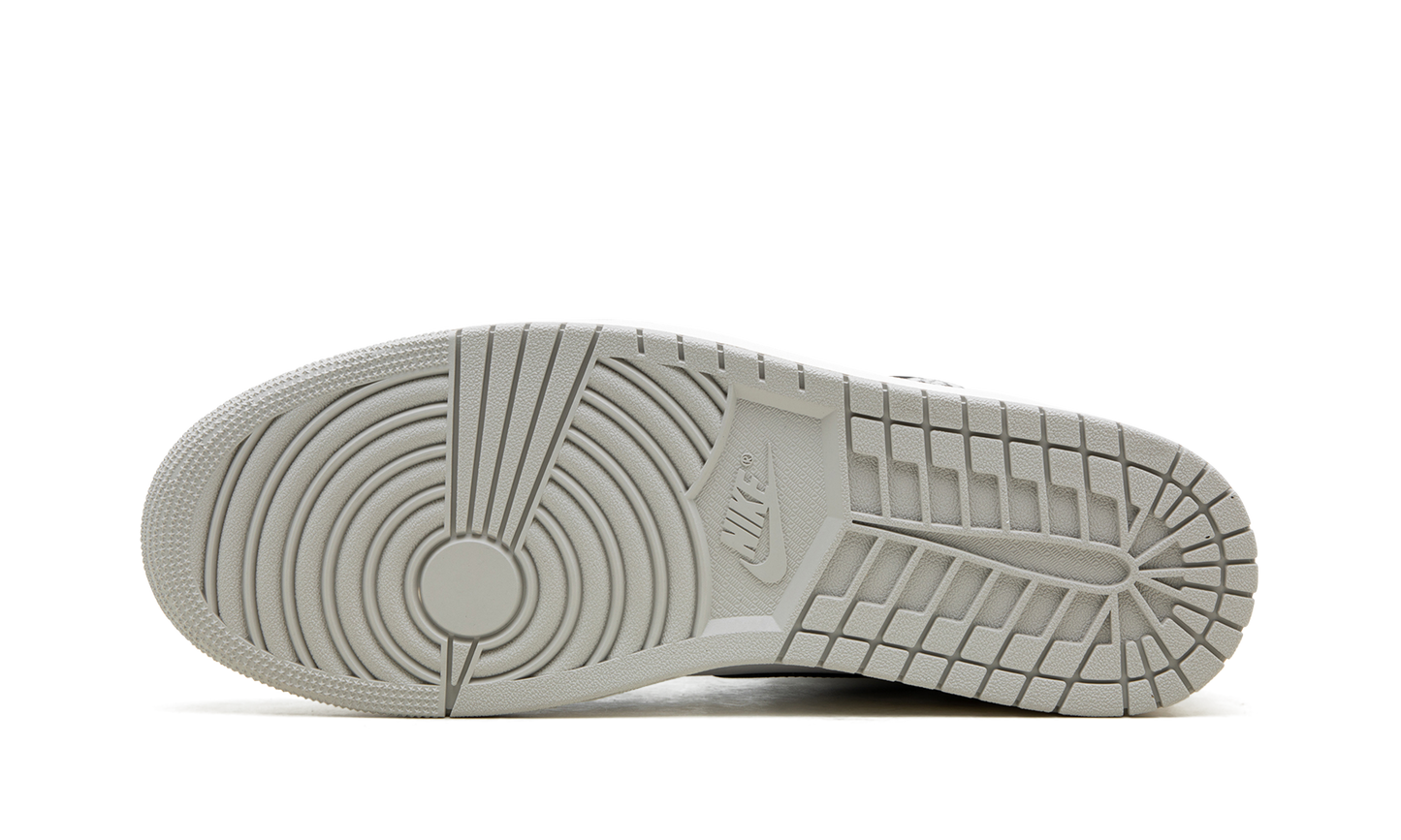 Jordan 1 Retro High OG White Cement