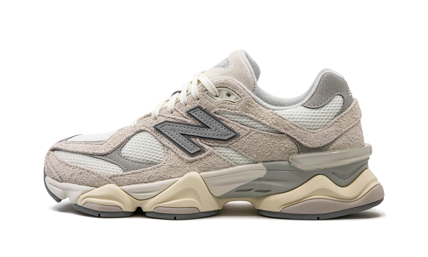 New Balance 9060 Moonbeam Sea Salt