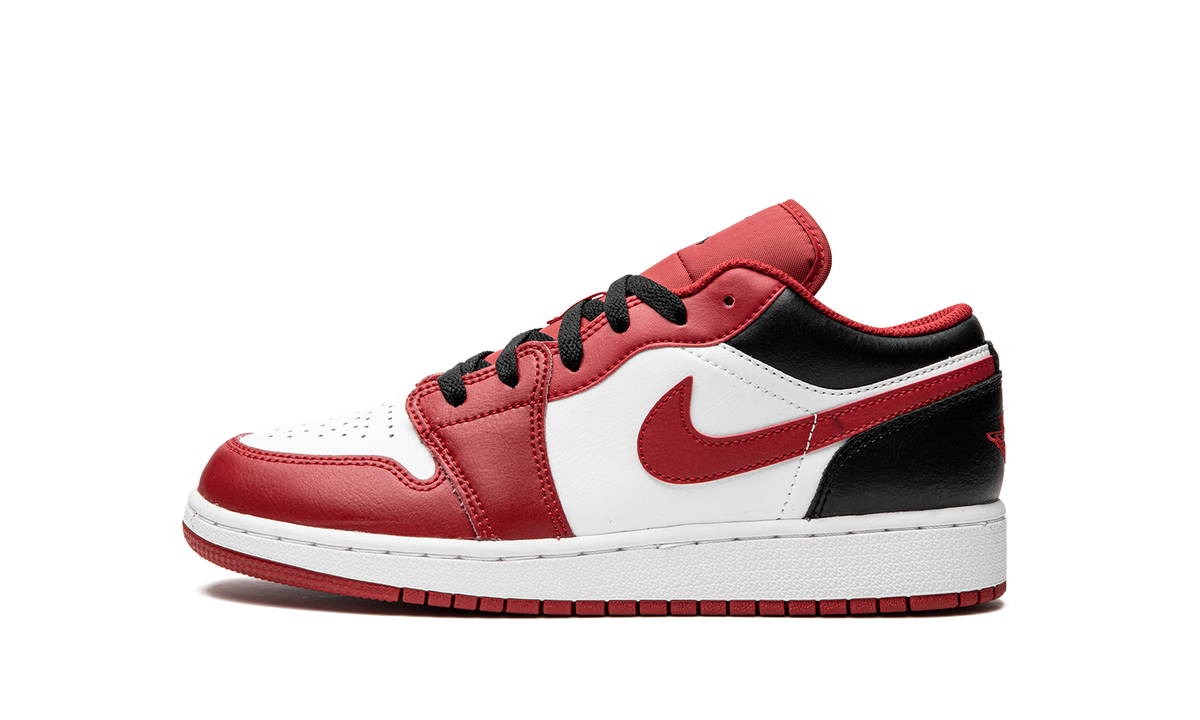 Jordan 1 Low Bulls (GS)