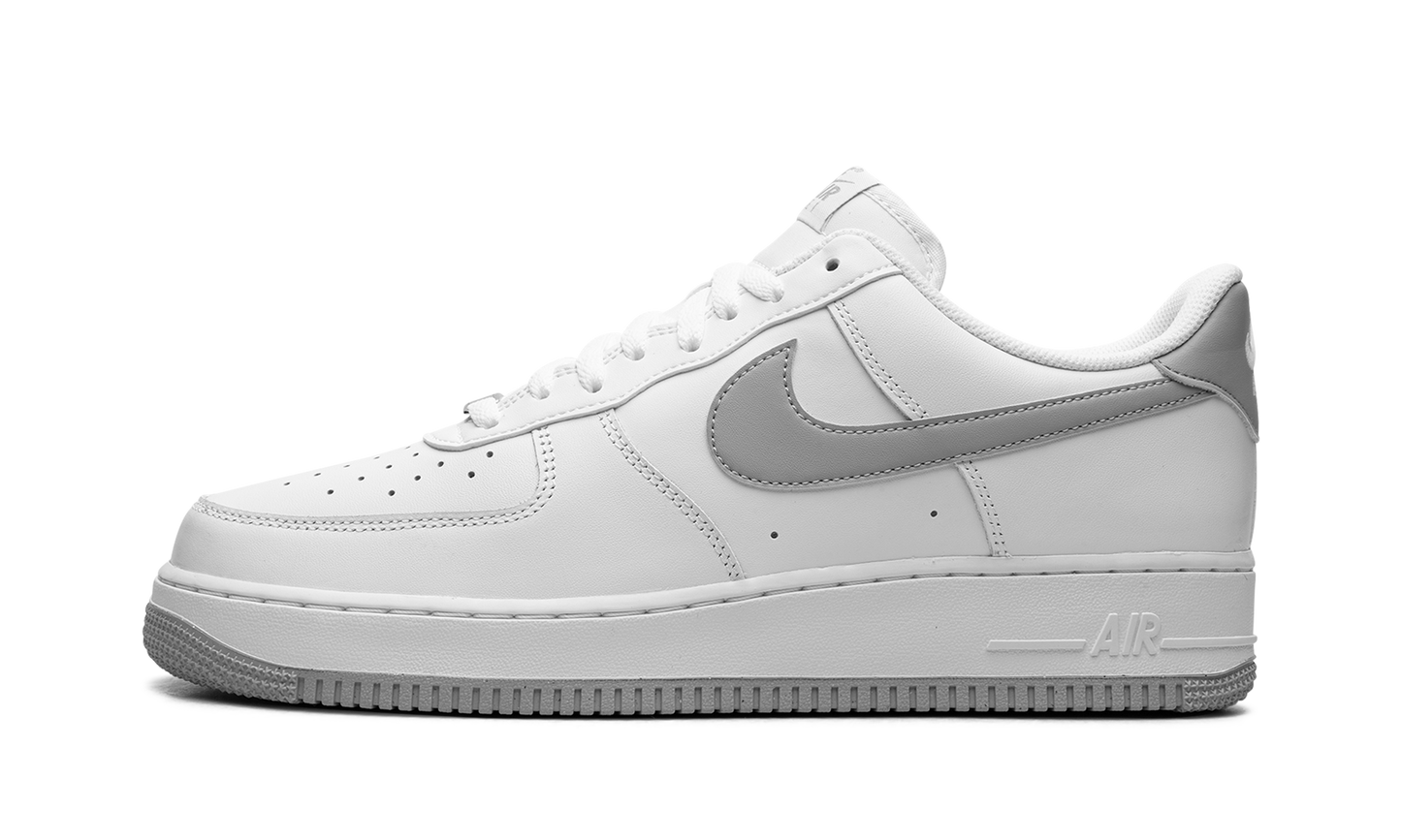 Nike Air Force 1 Low '07 Weiß Helles Rauchgrau 