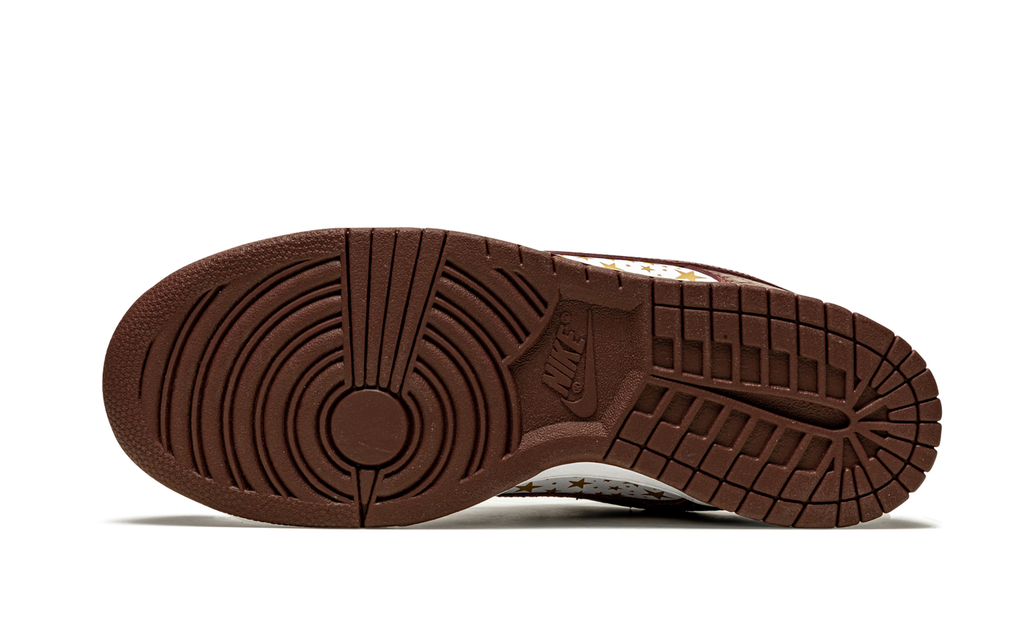Nike SB Dunk Low Supreme Stars Barkroot Brown (2021)