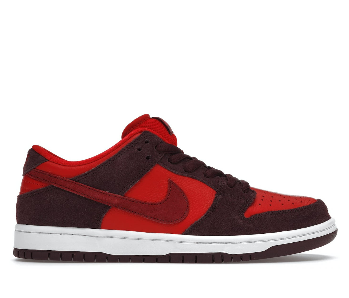 Nike SB Dunk Low Cherry