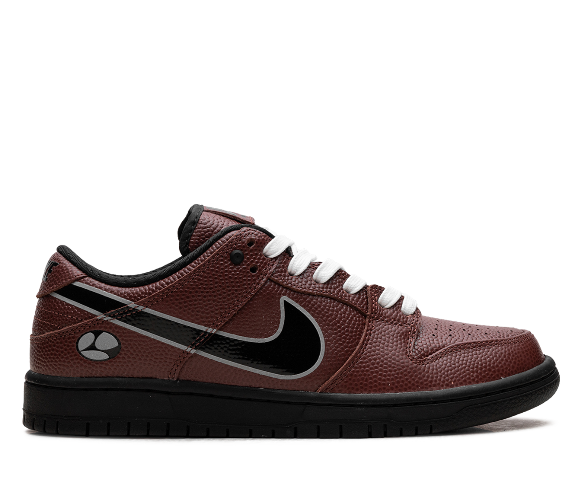 Nike SB Dunk Low Limosine Skateboards