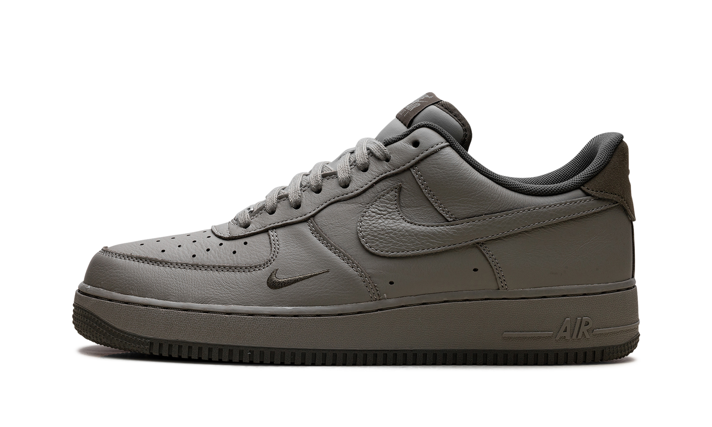 Nike Air Force 1 Low '07 LV8 Light Army Cargo Khaki
