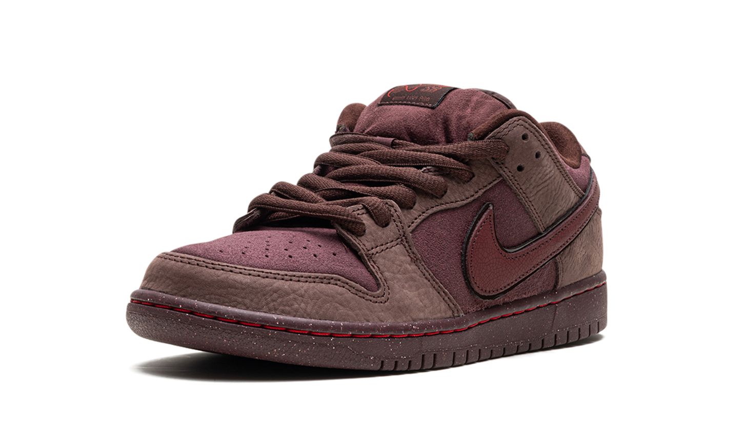 Nike SB Dunk Low City of Love Burgundy Crush
