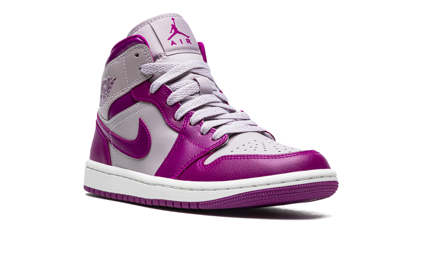 Jordan 1 Mid Magenta (2022) (Women's)