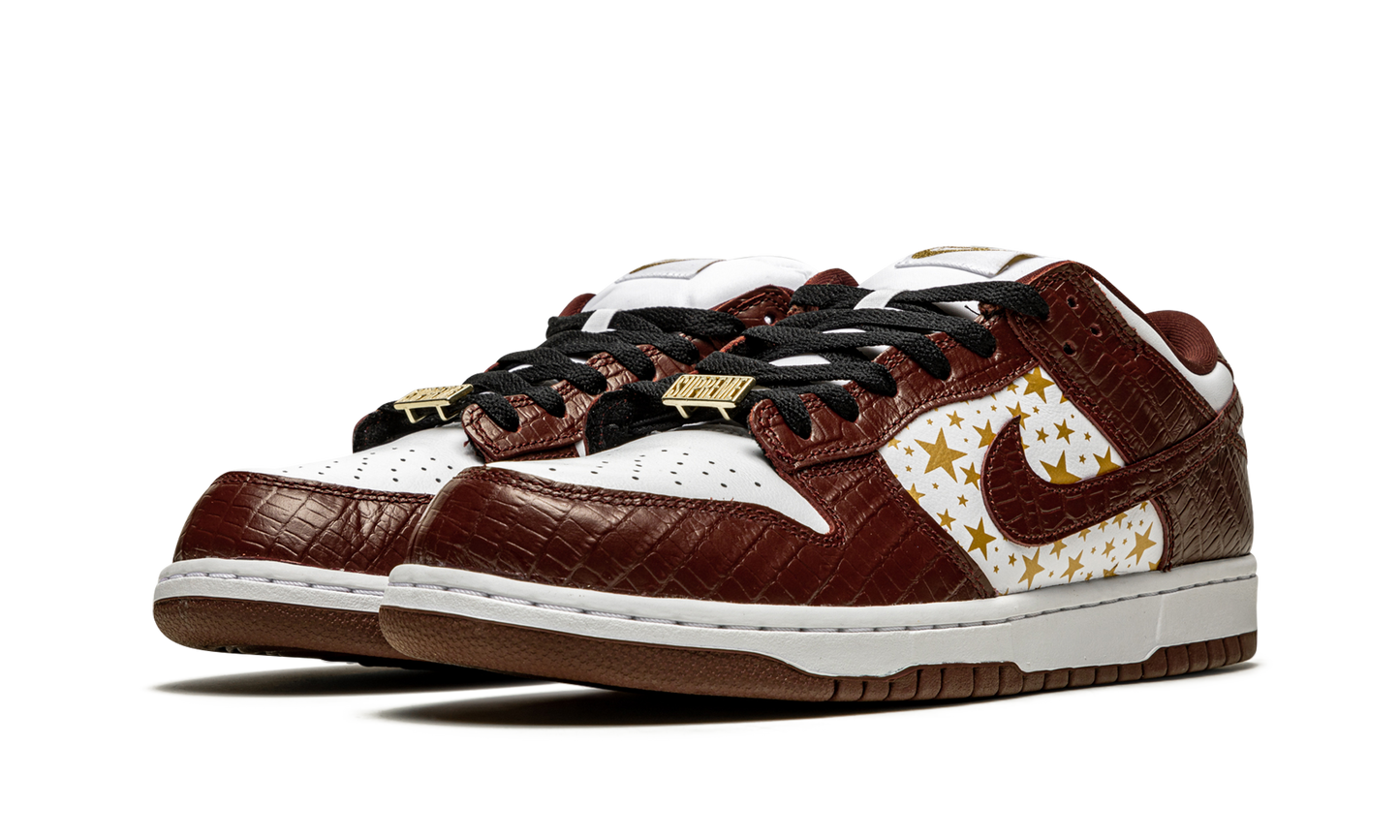 Nike SB Dunk Low Supreme Stars Barkroot Brown (2021)