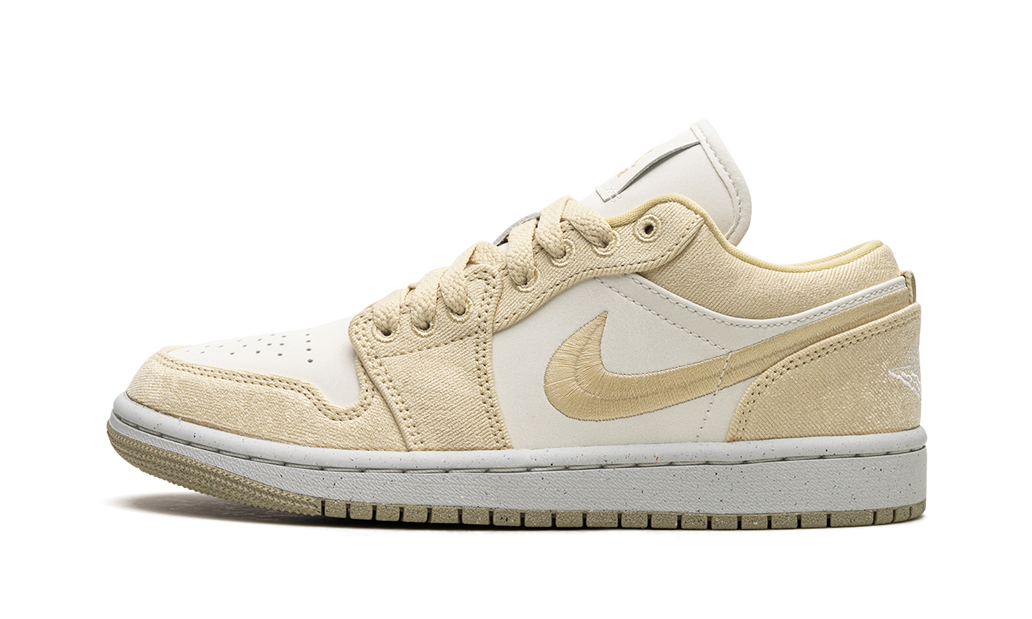 Jordan 1 Low SE Team Gold (Women's)