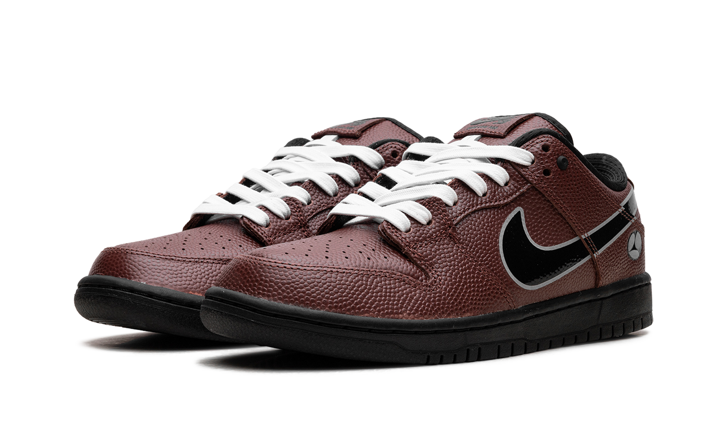Nike SB Dunk Low Limosine Skateboards