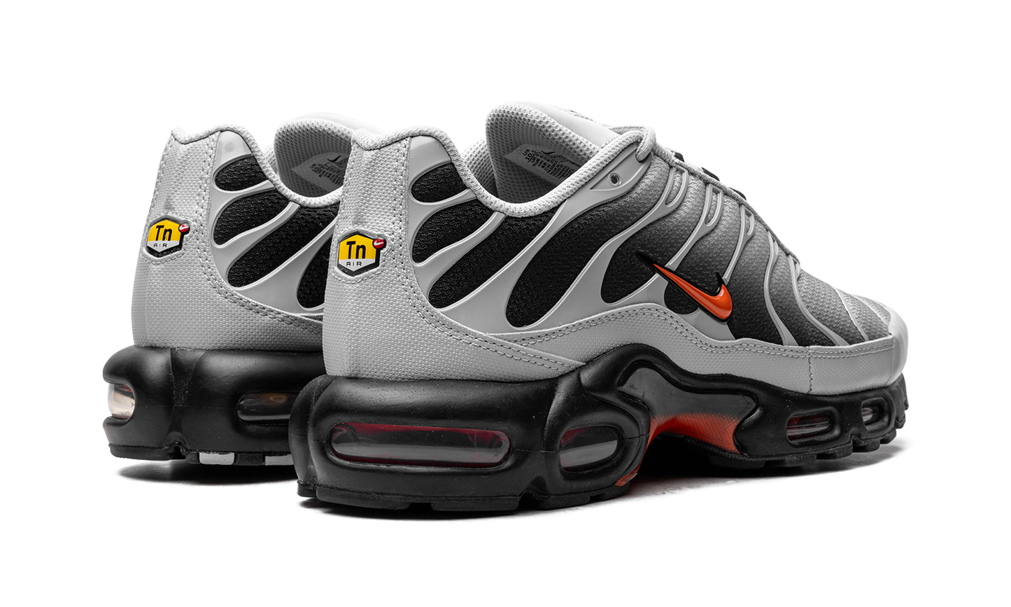 Nike Air Max Plus Wolf Gray Picante Red 