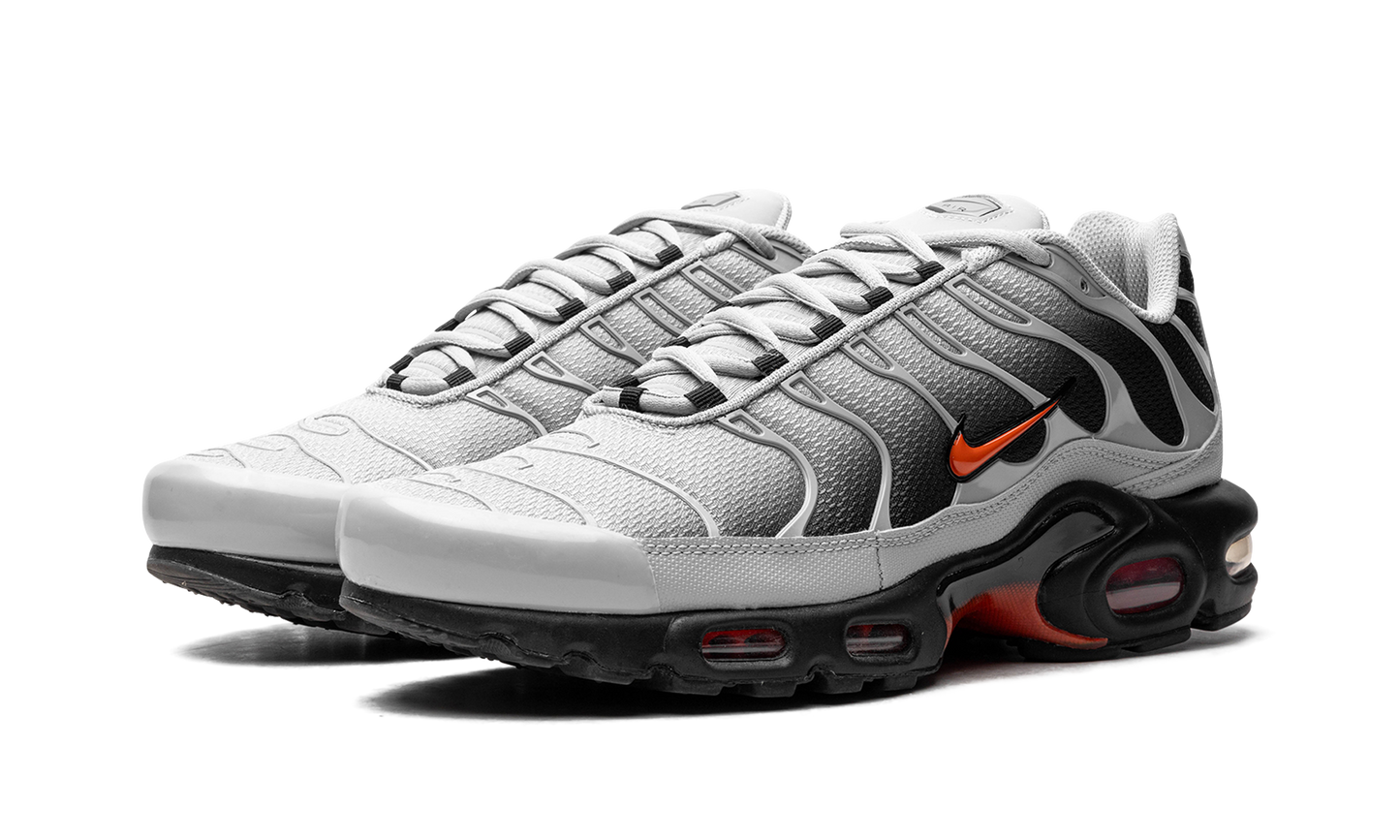 Nike Air Max Plus Wolf Gray Picante Red 